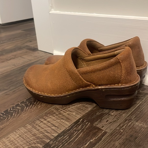 BOC born brown leather clogs. Size 7. - Picture 2 of 8